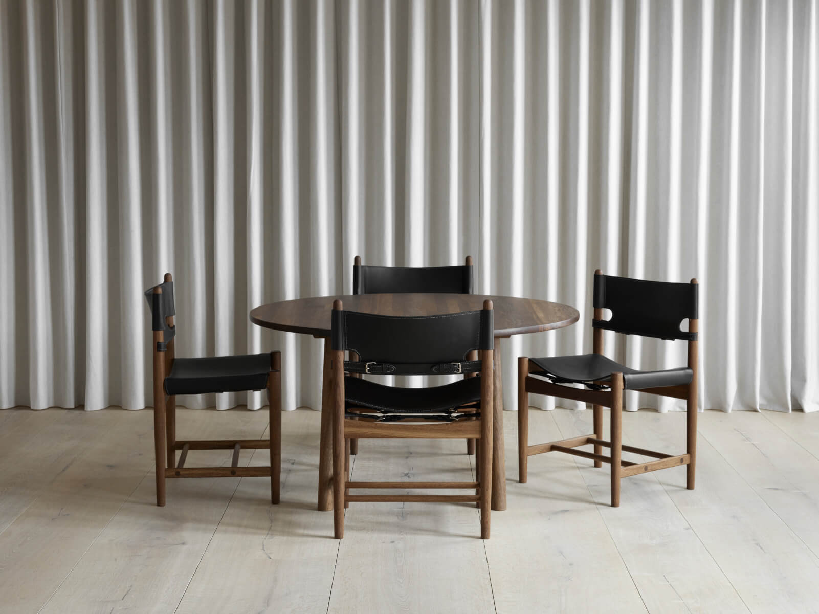 Fredericia - The Spanish Dining Chair mit Armlehnen, eiche schwarz ...