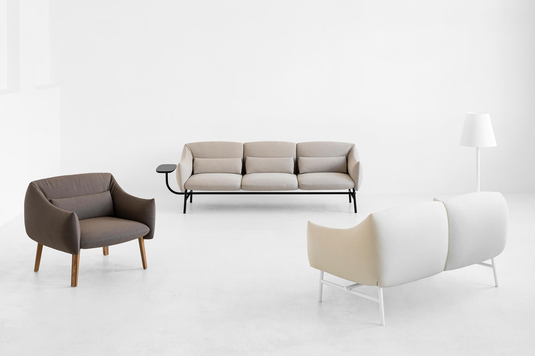 Lua Sofa 3-Sitzer mit Metallbeinen