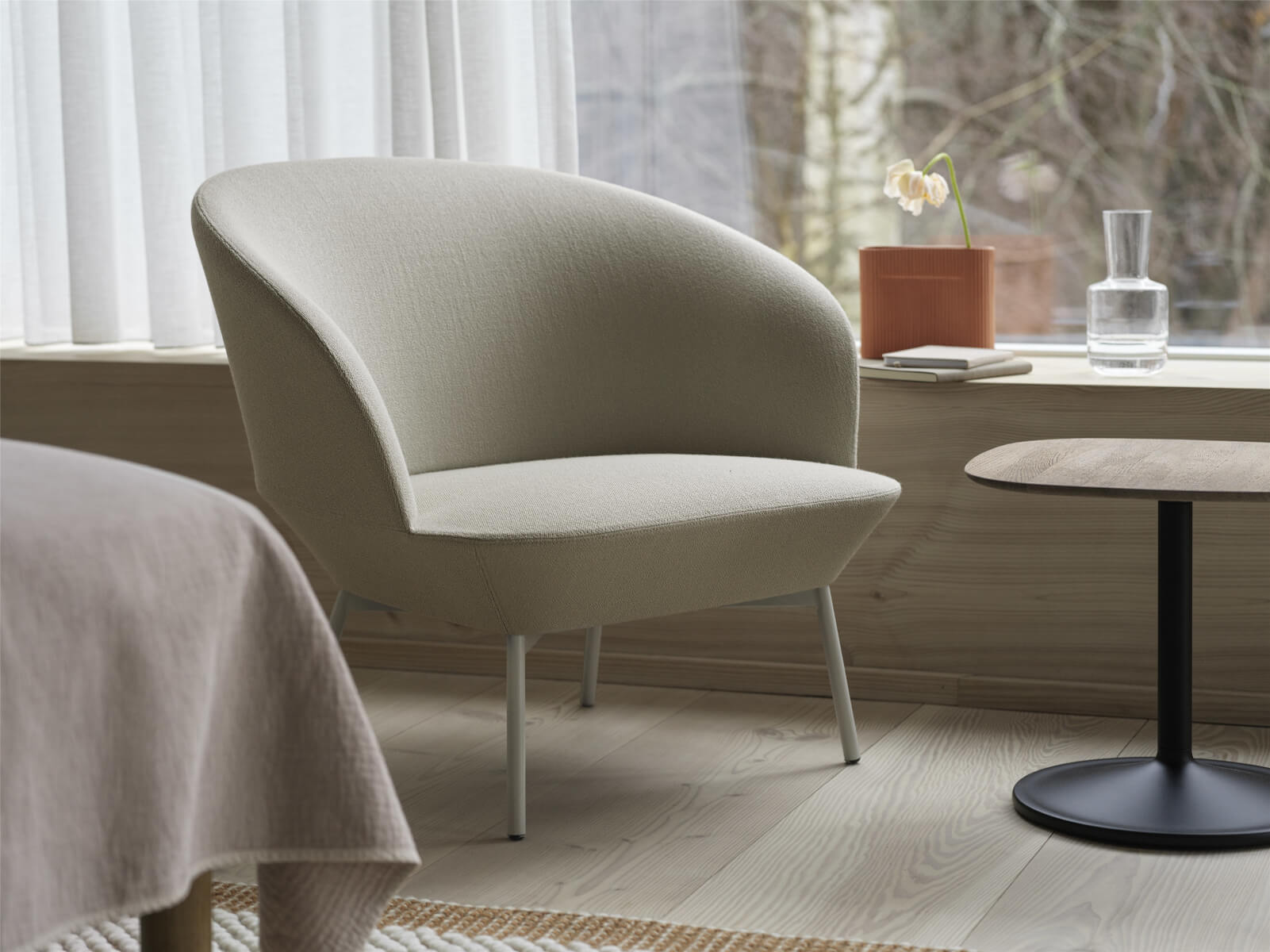 Oslo Lounge Chair, tube base, fiord 422 / grau