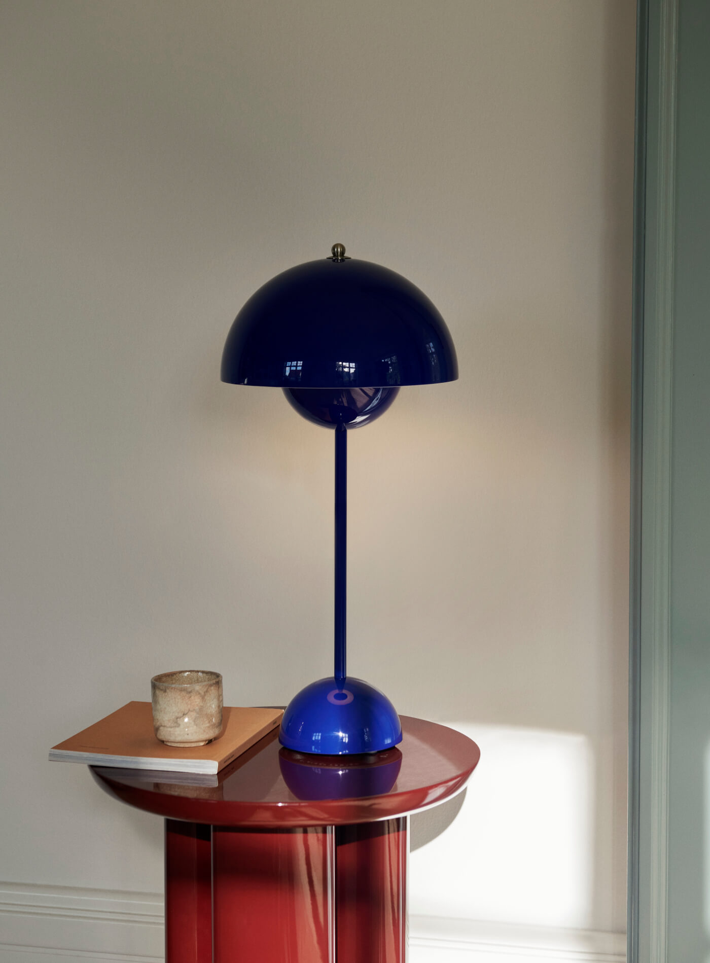 Flowerpot VP3 Tischleuchte, cobalt blue